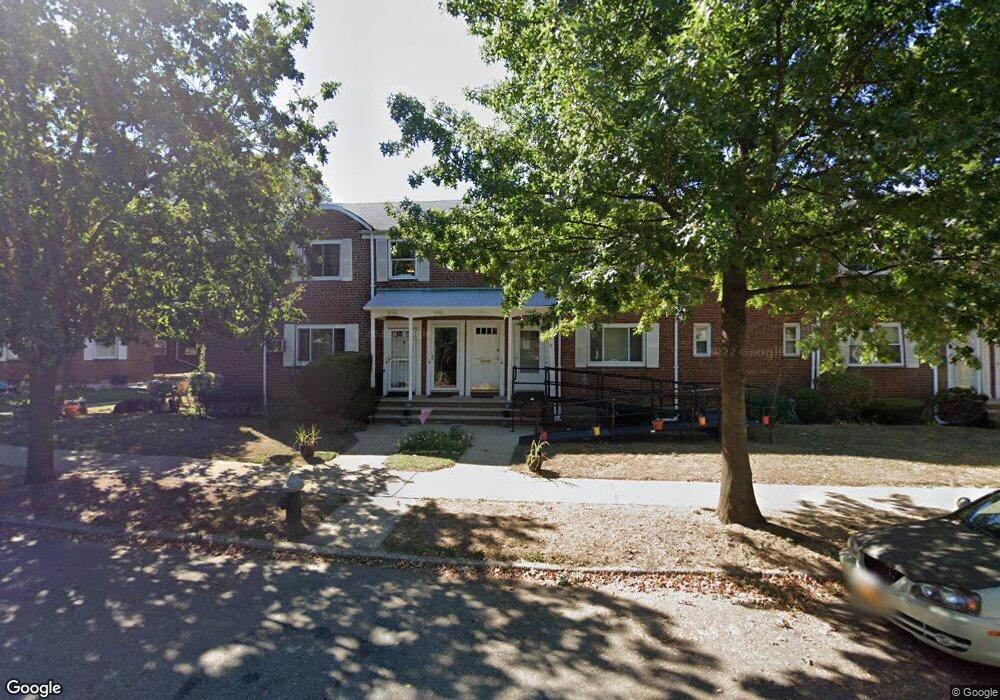 247-37 77 Crescent unit F-1, Glen Oaks, NY 11004 - photo 1