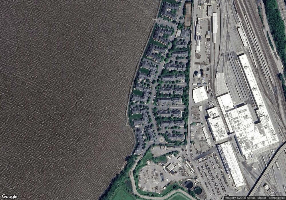 810 Half Moon Bay Dr, Croton On Hudson, NY 10520 - photo 1