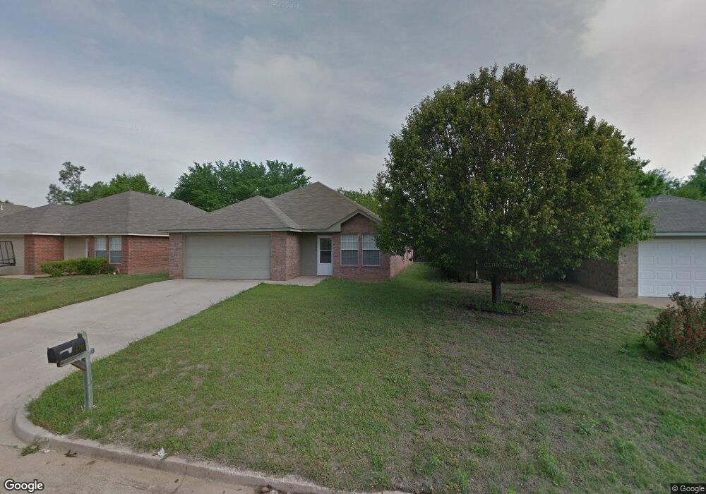 2701 Highcrest Dr, Duncan, OK 73533 - photo 1