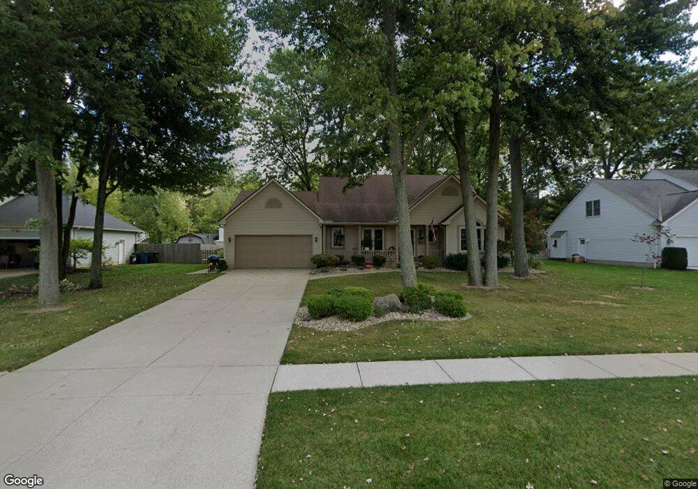 795 Hollyview Dr, Sheffield Lake, OH 44054 - photo 1