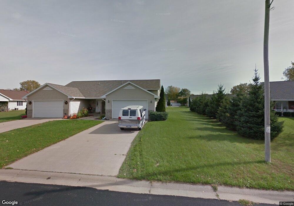 1653 W Roselawn Dr, Appleton, WI 54914 - photo 1