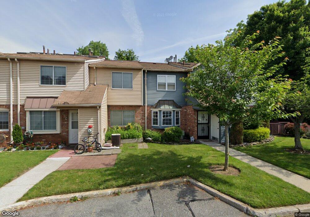 23 Franklin Ln unit E, Staten Island, NY 10306 - photo 1