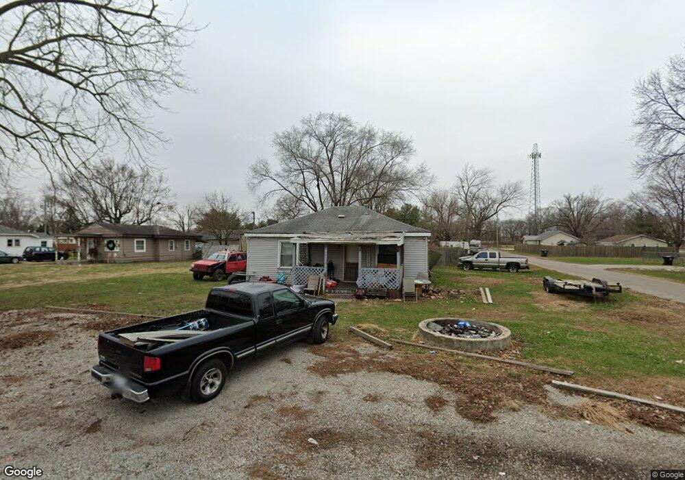 1421 N 10th St, Mattoon, IL 61938 - photo 1