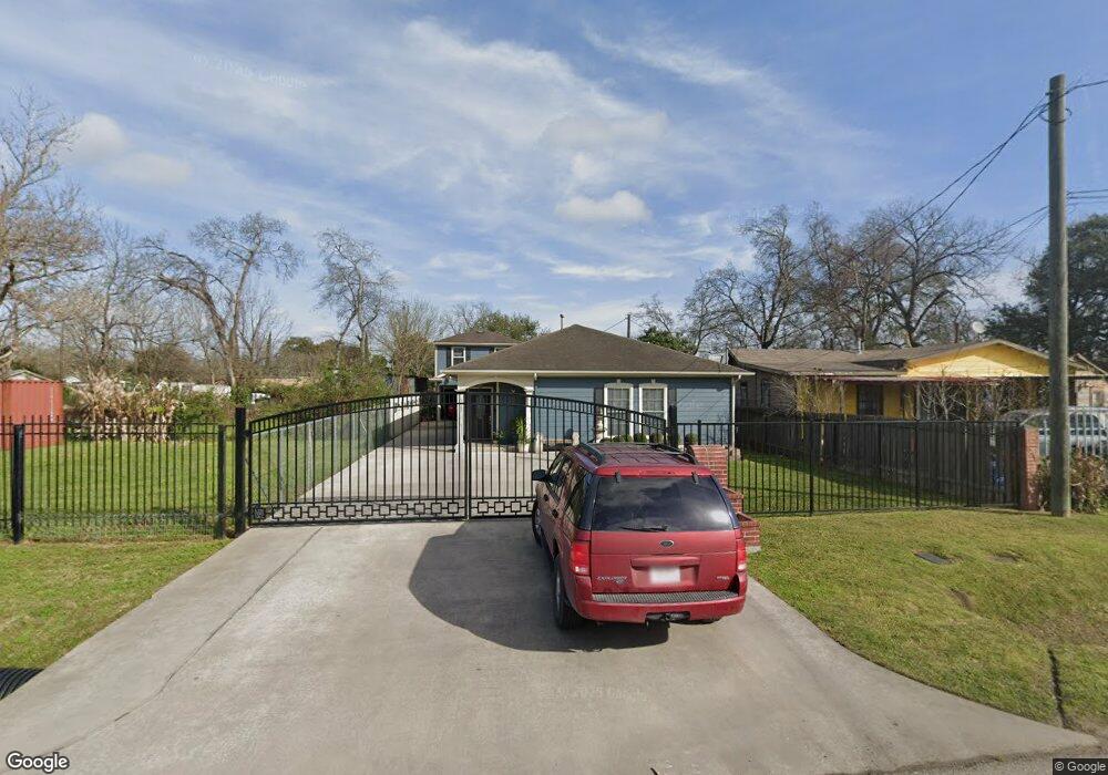 2903 Melbourne St, Houston, TX 77026 - photo 1