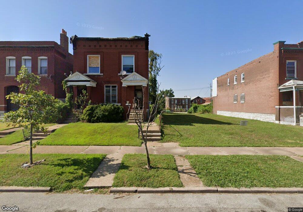 4555 Clarence Ave, Saint Louis, MO 63115 - photo 1