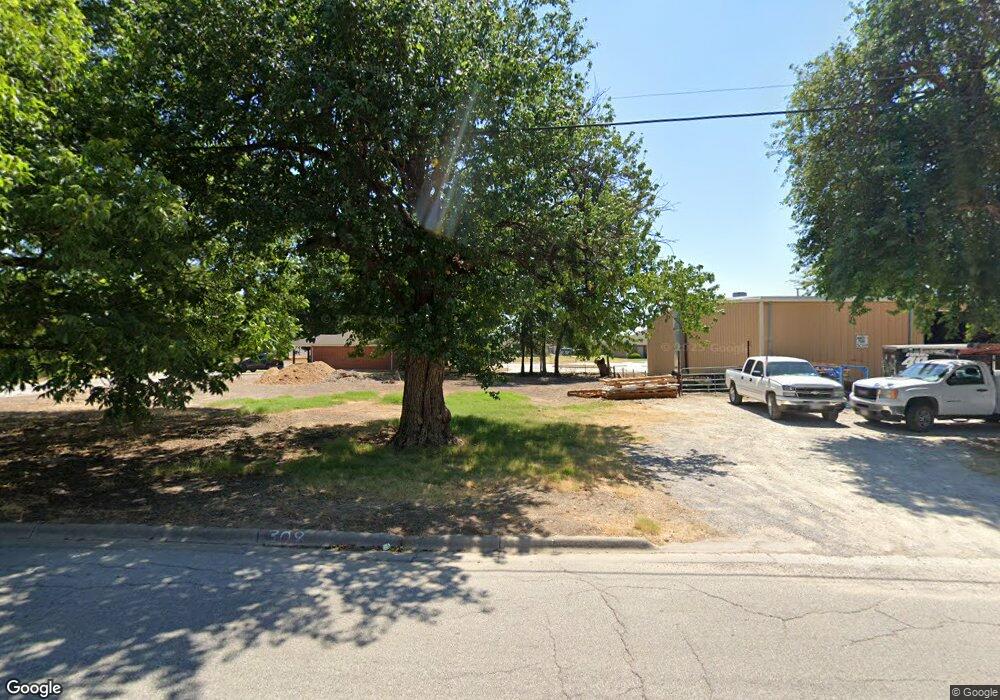 308 Throckmorton St, Gainesville, TX 76240 - photo 1