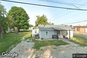 427 4th St, Carrollton, IL 62016