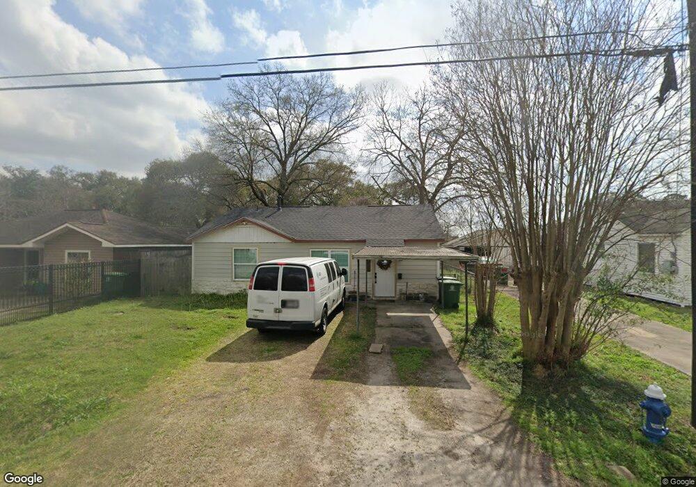 112 Fichter St, Houston, TX 77022 - photo 1