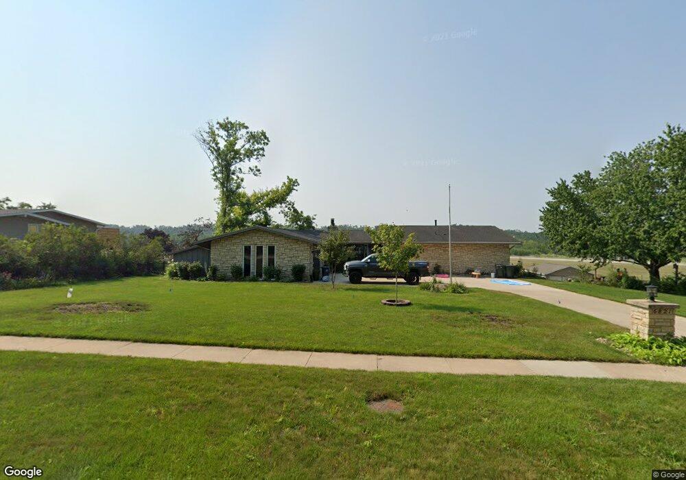 6821 Kiowa Trace NE, Cedar Rapids, IA 52411 - photo 1