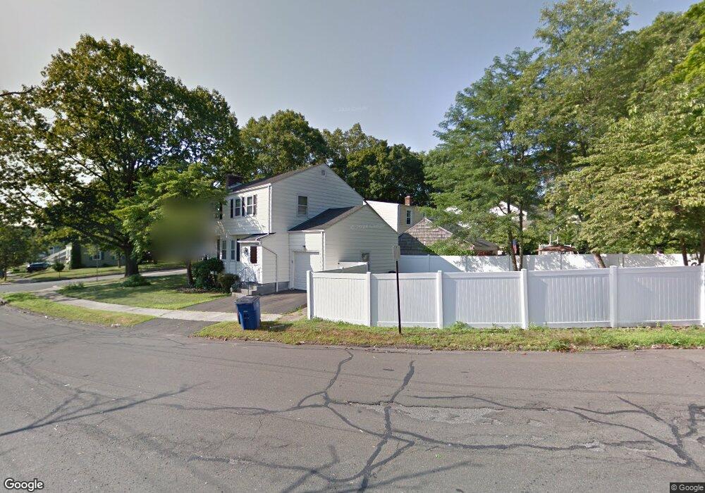 205 Lawncrest Rd, New Haven, CT 06515 - photo 1