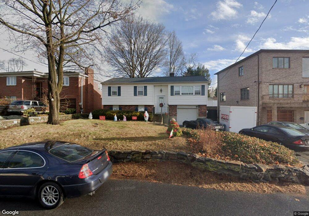 200 Roundhill Dr, Yonkers, NY 10710 - photo 1