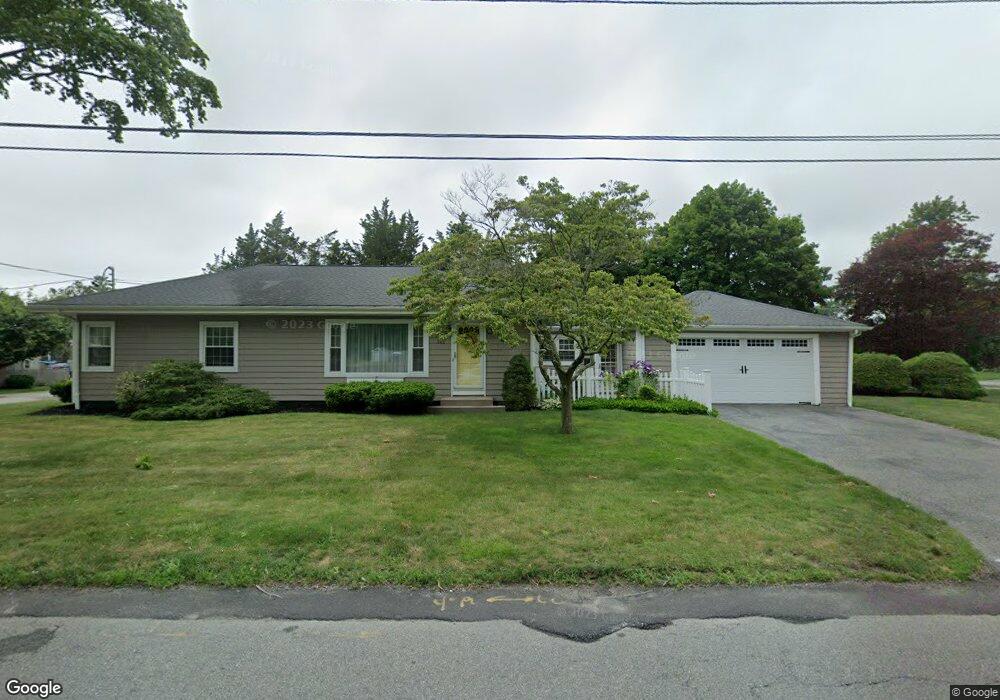 161 Hot And Cold Ln, Somerset, MA 02726 - photo 1