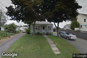 124 Canton Ave, Portsmouth, RI 02871