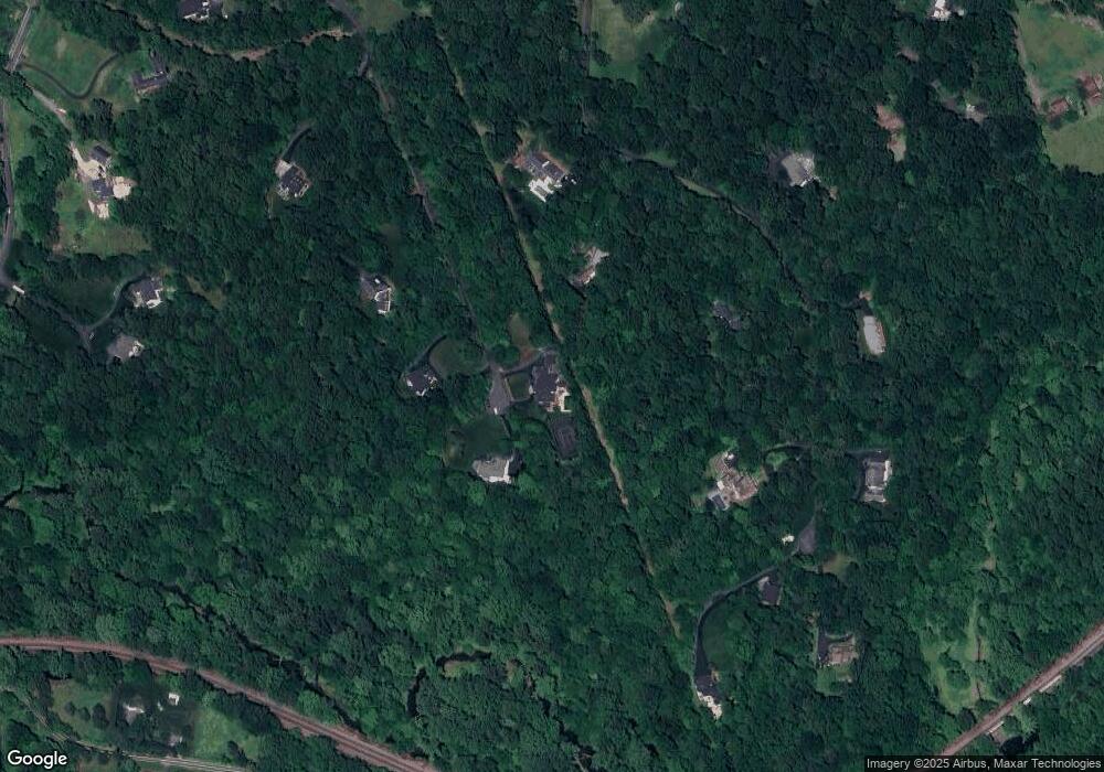 6811 Bluff Ridge Ln, Clifton, VA 20124 - photo 1