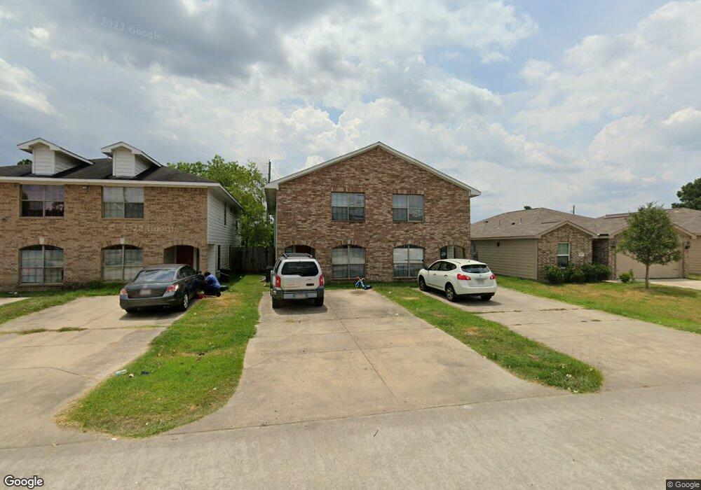 10611 Pine Landing Dr unit B, Houston, TX 77088 - photo 1
