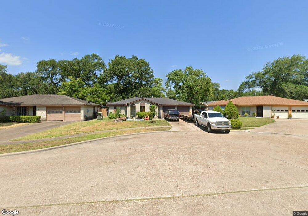 9015 Lazy River Ln, Houston, TX 77088 - photo 1