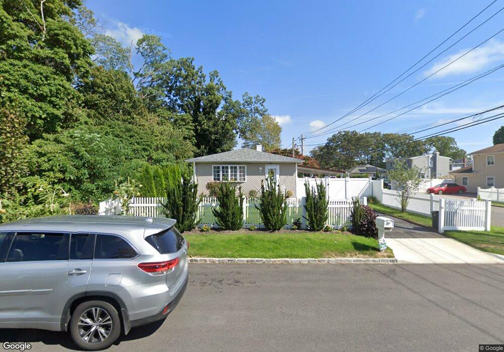 542 Prospect St, Copiague, NY 11726 - photo 1