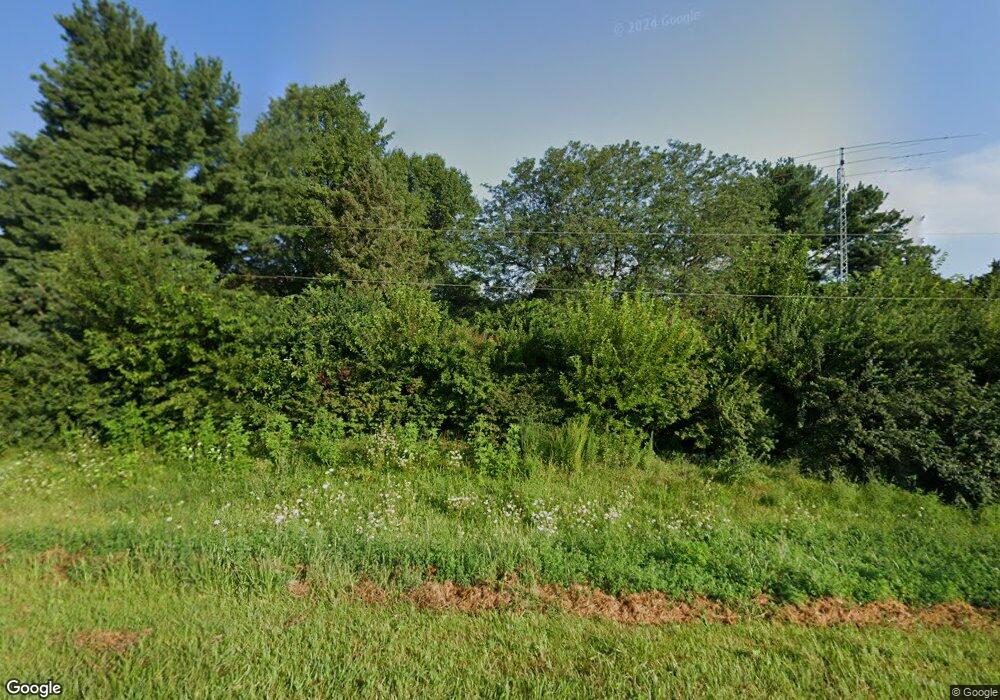 103 Harbor Ct, Jacksonville, IL 62650 - photo 1