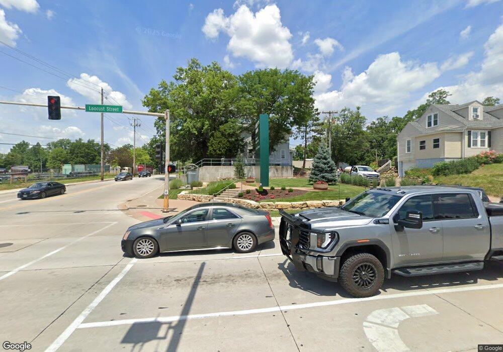 1704 E Locust St, Davenport, IA 52803 - photo 1