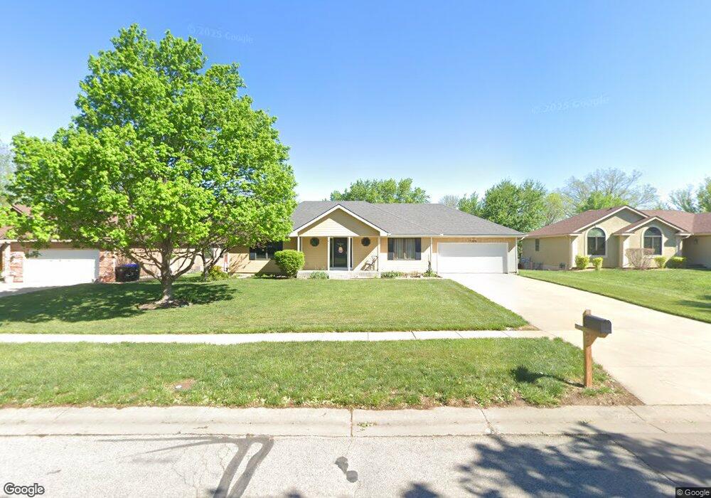 7200 SW Cannock Chase Rd, Topeka, KS 66614 - photo 1