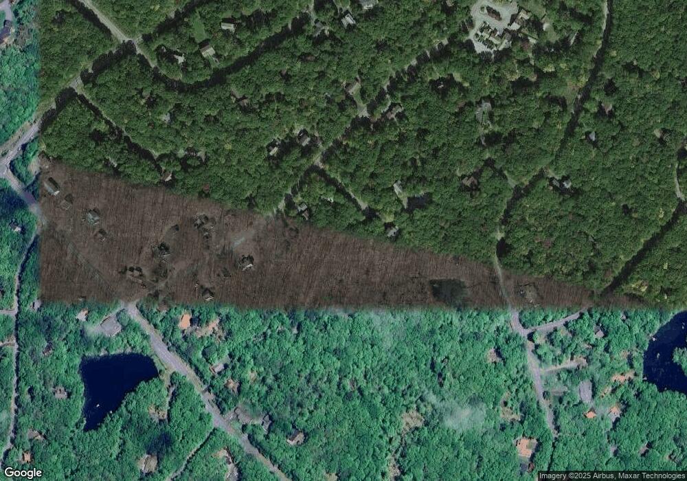 800 Lookout Ct, Hawley, PA 18428 - photo 1