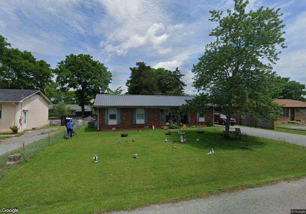 329 Maplewood Dr, Shelbyville, TN 37160 - photo 1