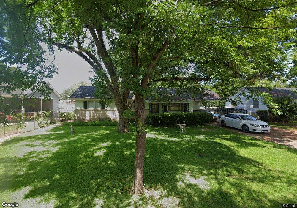 803 S Shadowlawn Dr, Albany, GA 31707 - photo 1