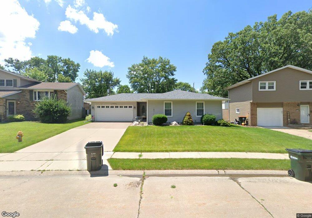 3008 N Pine St, Davenport, IA 52804 - photo 1