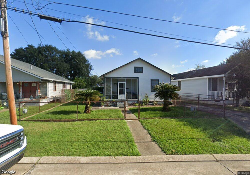 1129 Weyer St, Gretna, LA 70053 - photo 1