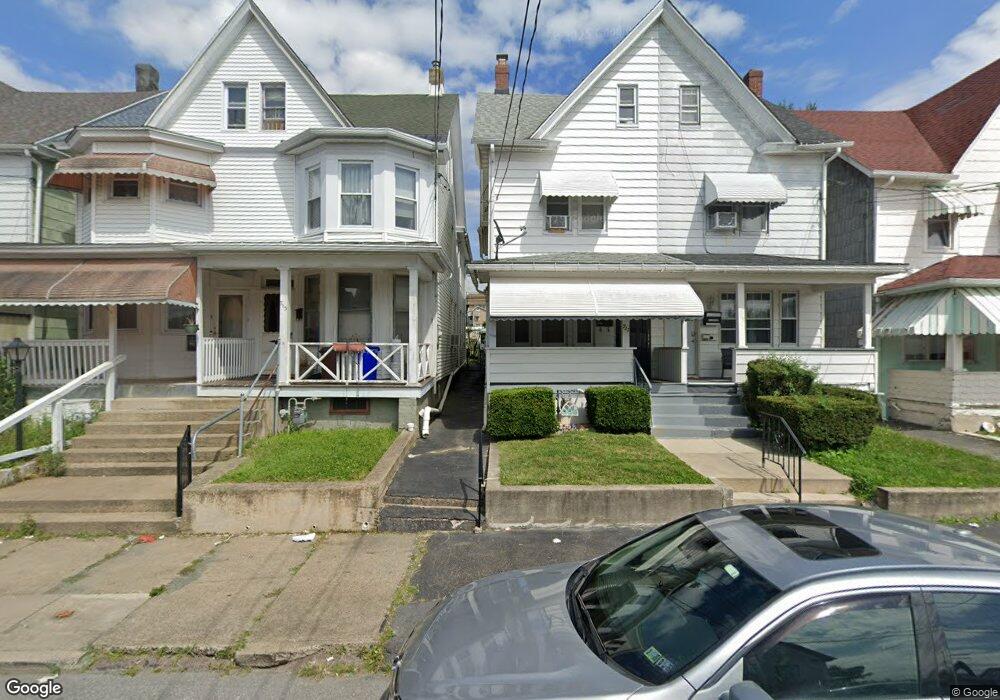 711 N Locust St, Hazleton, PA 18201 - photo 1