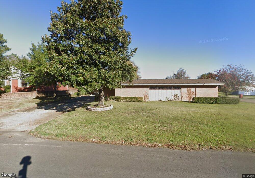 1213 E Jefferson St, Hugo, OK 74743 - photo 1