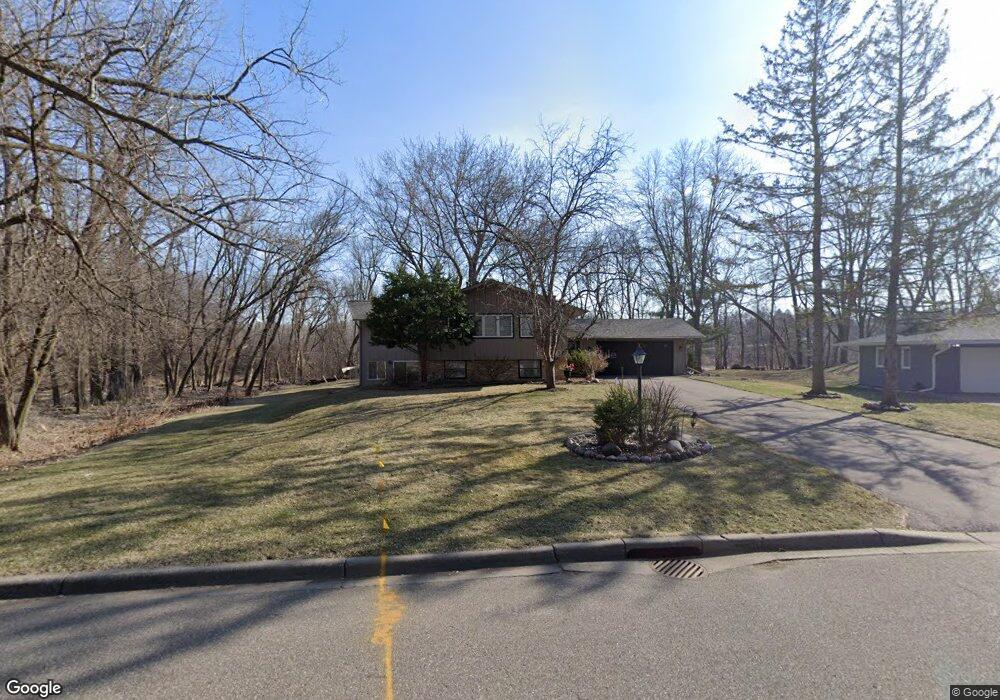 16587 Creekside Ln, Minnetonka, MN 55345 - photo 1