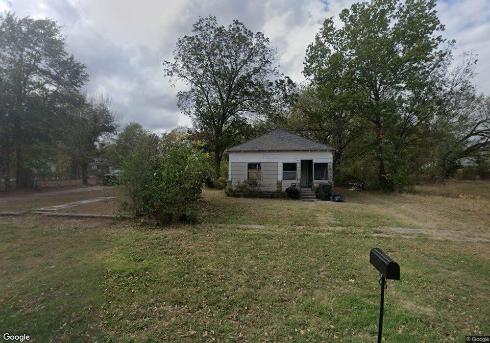 906 N Alabama Ave, Okmulgee, OK 74447 - photo 1