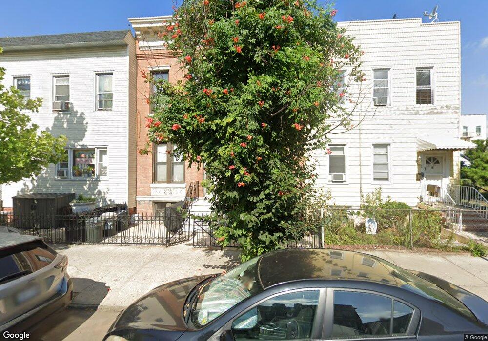 3158 42nd St, Astoria, NY 11103 - photo 1