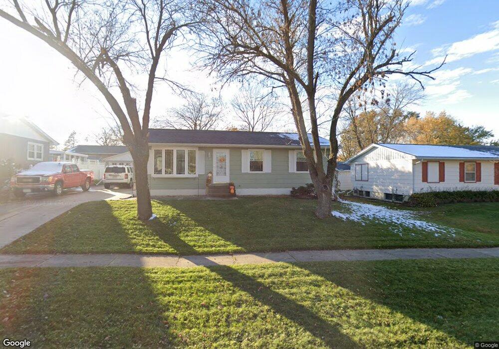 1034 Valley Park St, Marion, IA 52302 - photo 1