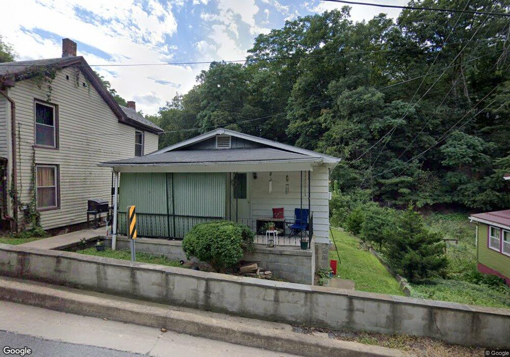 302 Independence St, Berkeley Springs, WV 25411 - photo 1