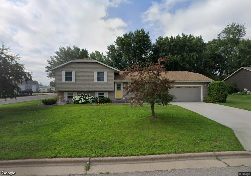 802 Amy Dr, Holmen, WI 54636 - photo 1