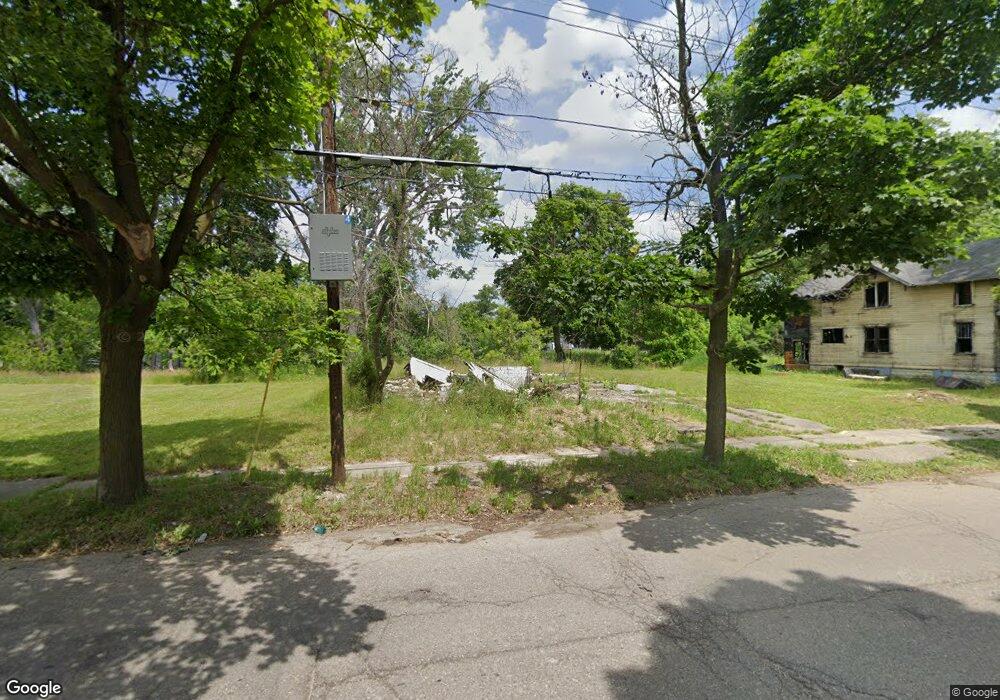 1713 Leith St, Flint, MI 48506 - photo 1