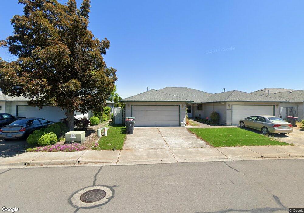 1050 Glengrove Ave, Central Point, OR 97502 - photo 1