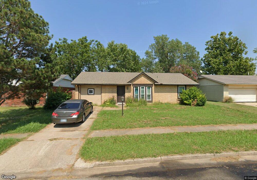 1697 S Sycamore Ave, Broken Arrow, OK 74012 - photo 1