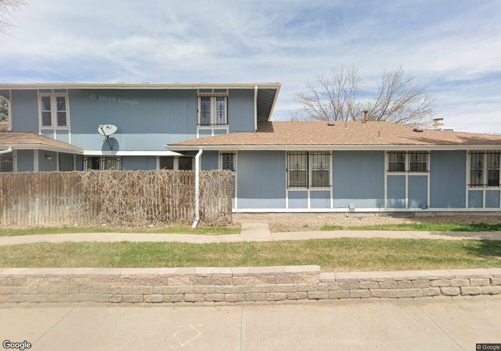 294 S Newark Cir, Aurora, CO 80012 - photo 1