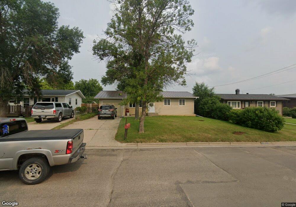 1513 8th Ave SW, Jamestown, ND 58401 - photo 1