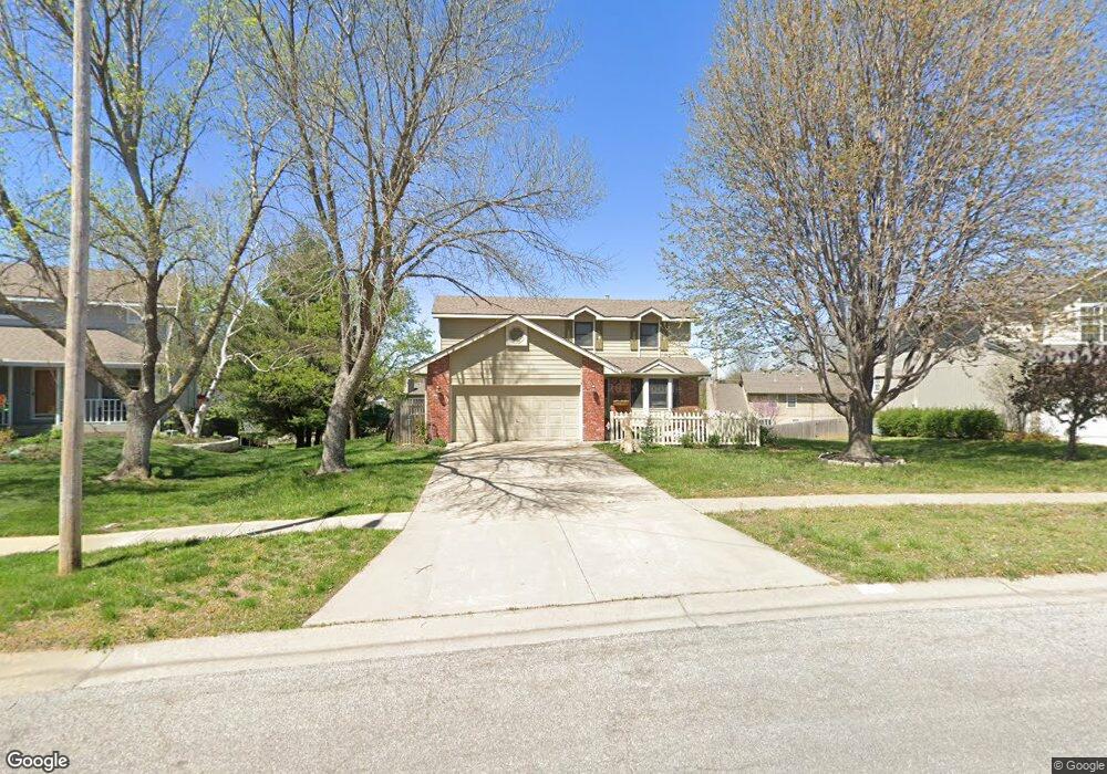 5690 SW 34th St, Topeka, KS 66614 - photo 1