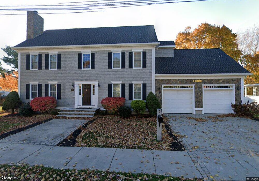 7 Brackett Ave, Stoneham, MA 02180 - photo 1