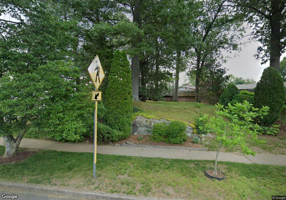 74 Southport Woods Dr, Southport, CT 06890 - photo 1