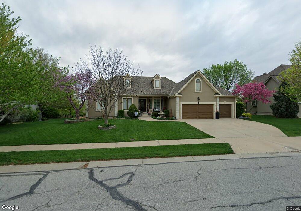9513 Falcon Ridge Dr, Lenexa, KS 66220 - photo 1