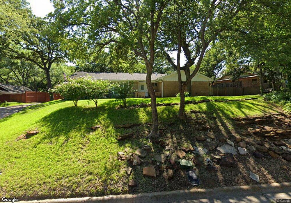 1202 Pebble Creek Dr, Euless, TX 76040 - photo 1