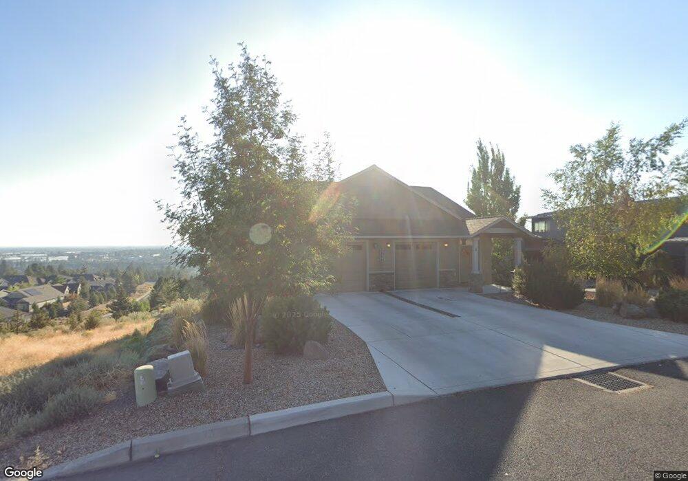 2556 NW Awbrey Point Cir, Bend, OR 97701 - photo 1