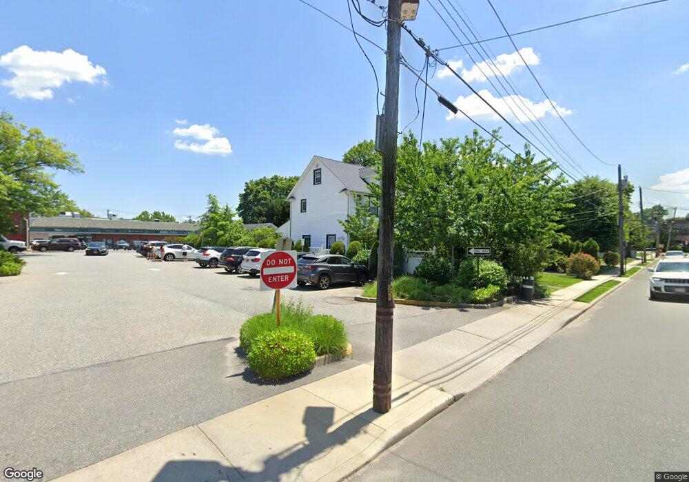 26 Locust Place, Manhasset, NY 11030 - photo 1