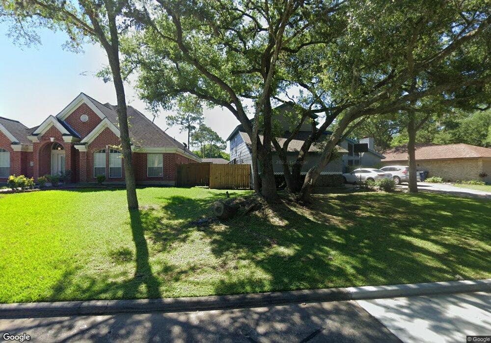 5207 Whittier Oaks Dr, Friendswood, TX 77546 - photo 1
